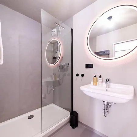 Ferienwohnung Xzllenz Kueche Bad S-Bahn Parken Smart-Tv Wellbeing Neunkirchen am Sand Exterior foto