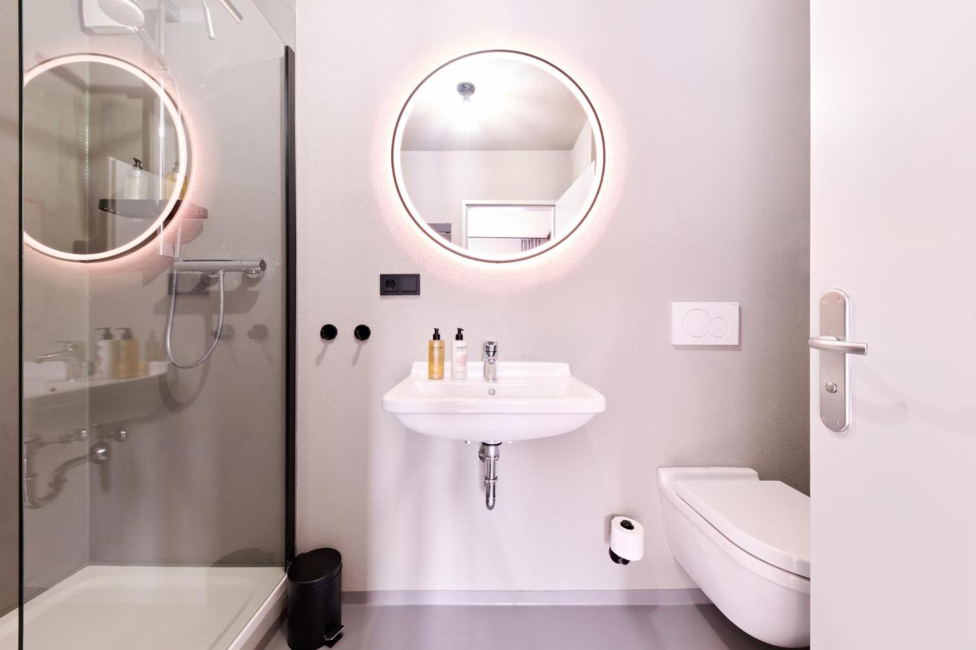 Xzllenz Kueche Bad S-bahn Parken Smart-tv Wellbeing Apartment