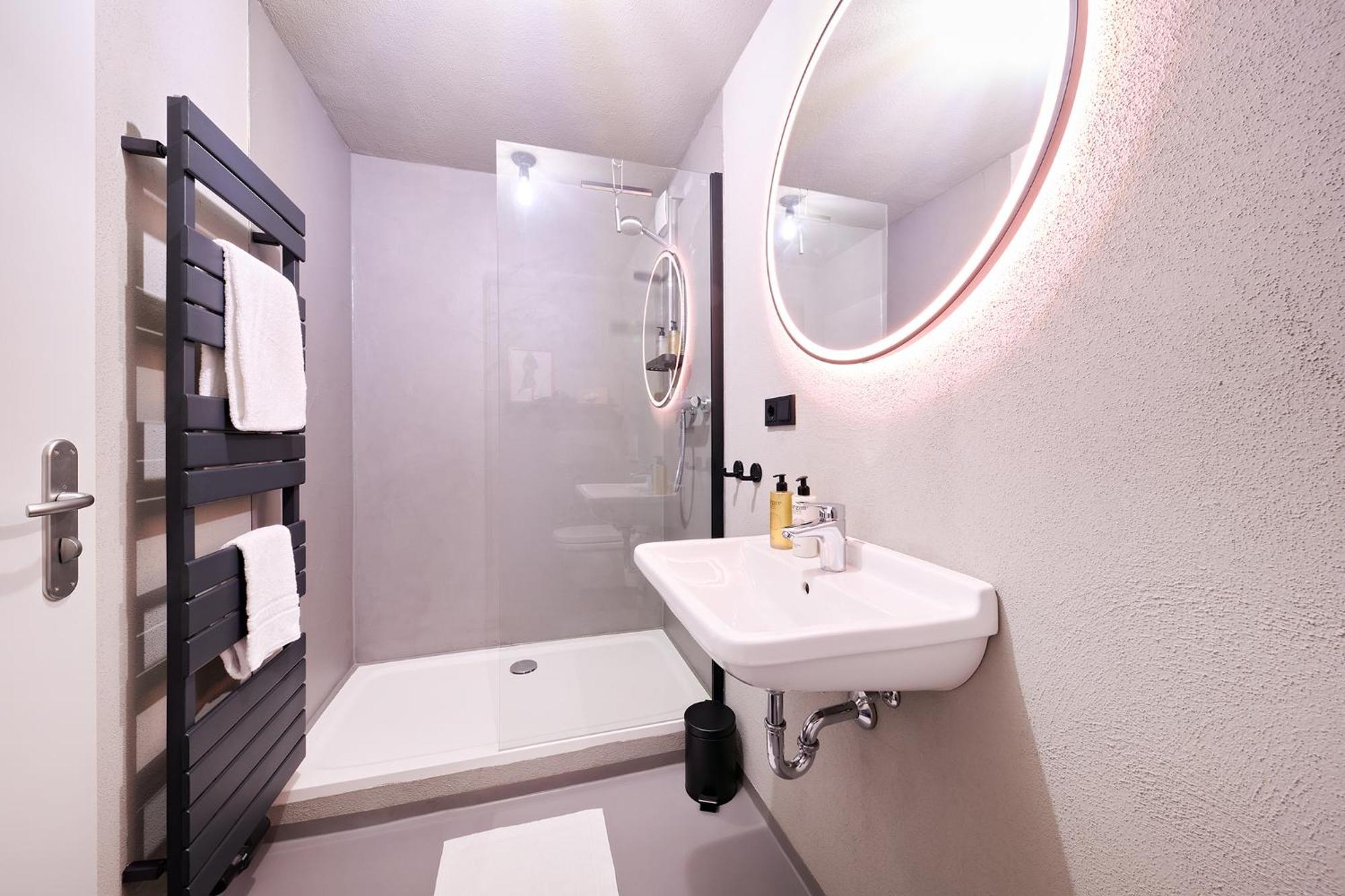 Xzllenz Kueche Bad S-bahn Parken Smart-tv Wellbeing Apartment *
